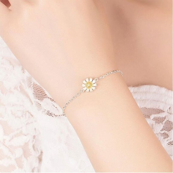 NEW 925 Sterling Silver Two Tone Daisy Bracelet - Picture 1 of 5